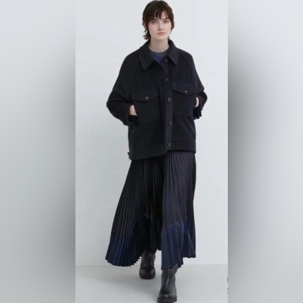 Uniqlo: C Black and Navy Pleated Skirt -EUC- size XS